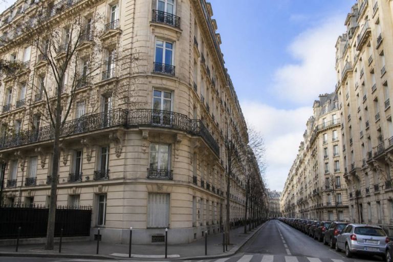 Tout savoir sur le 1 rue de Chazelles 75017 Paris